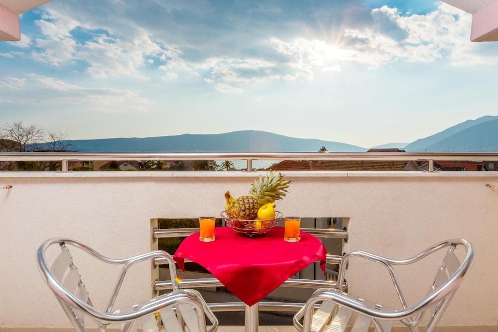Apartments Perper Tivat Exteriér fotografie
